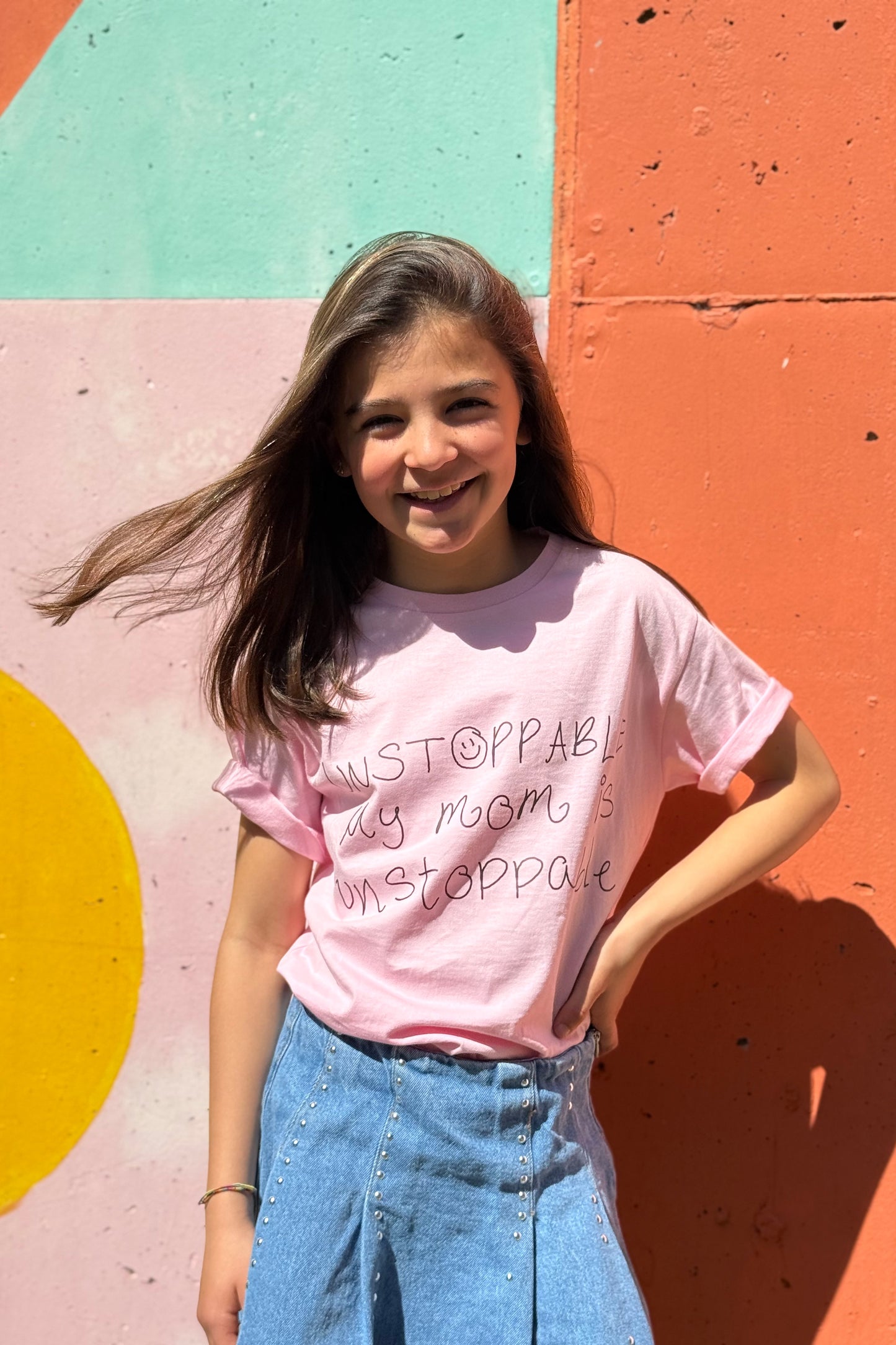 T-SHIRT CRIANÇA MY MOM IS UNSTOPPABLE